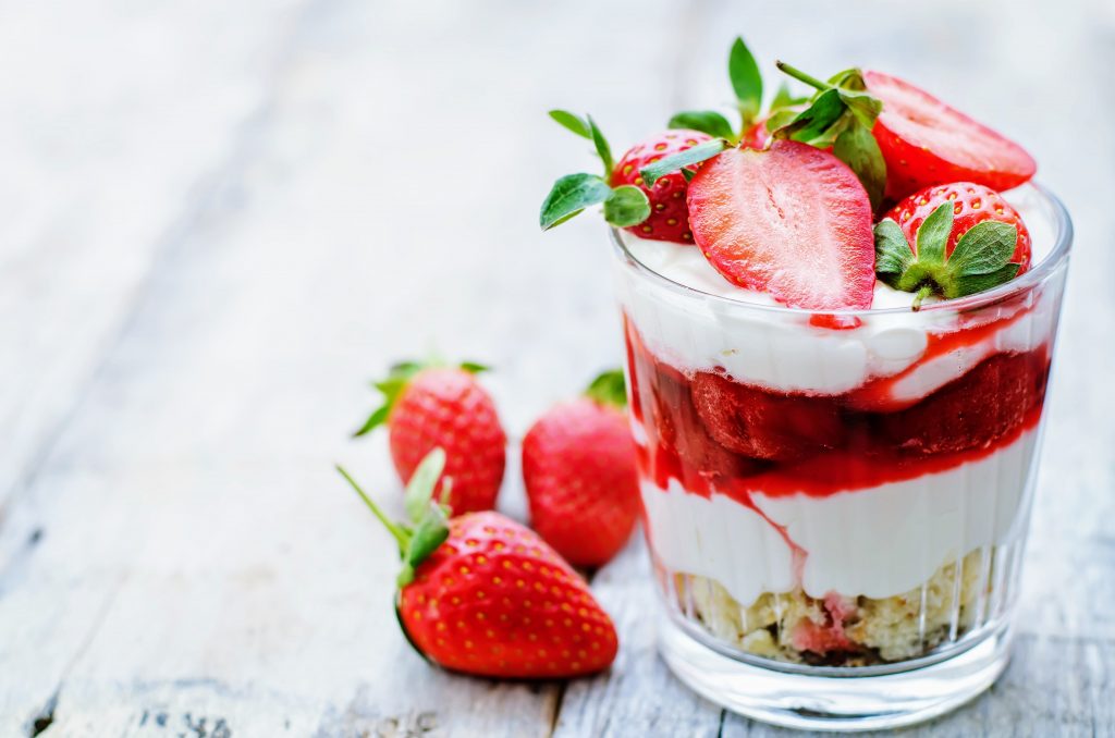 joghurt erdbeeren crunch