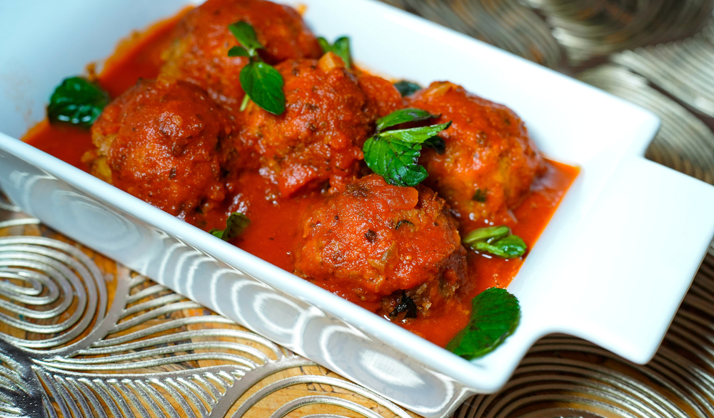 Vegane Fleischbällchen mit Tomatensoße